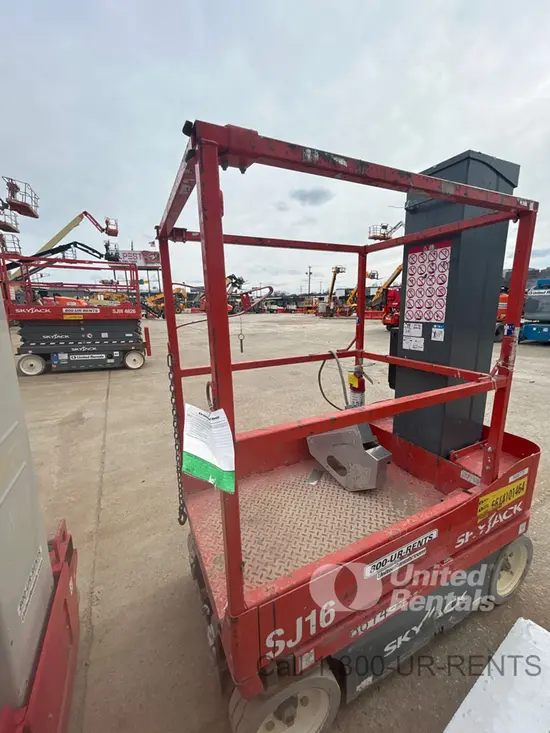2017 Skyjack SJ16 Self-Propelled One-Person Lift