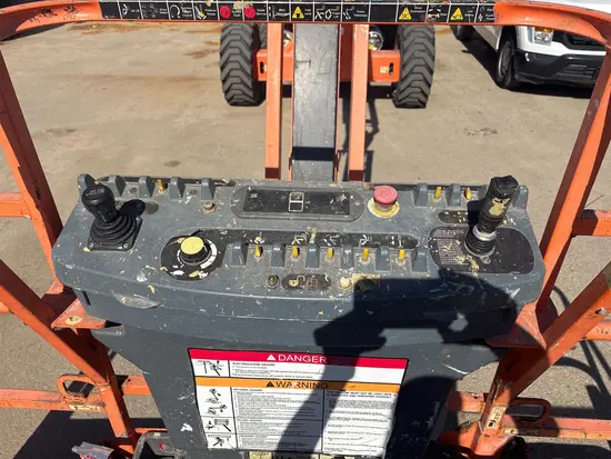 2017 JLG 800AJ Articulating Boom Lift