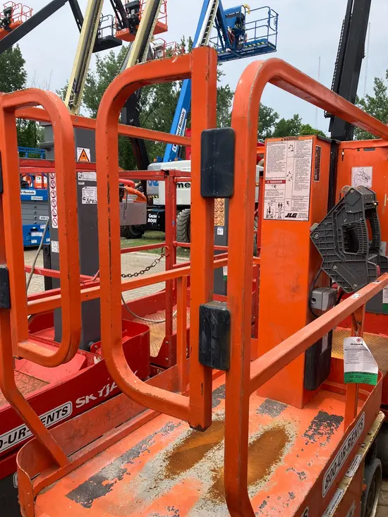 2019 JLG 1230ES Self-Propelled One-Person Lift