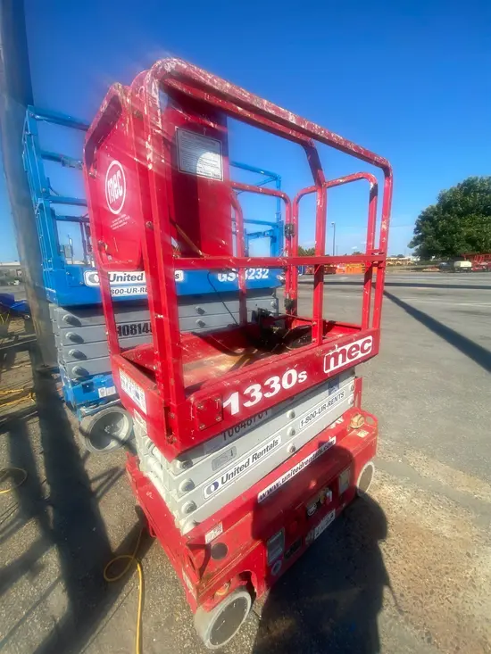 2017 MEC 1330SE Scissor Lift