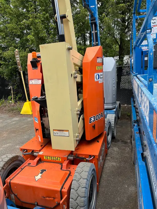 2018 JLG E300AJP Articulating Boom Lift