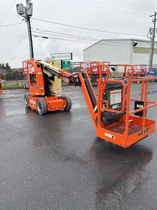 2016 JLG E300AJP Articulating Boom Lift