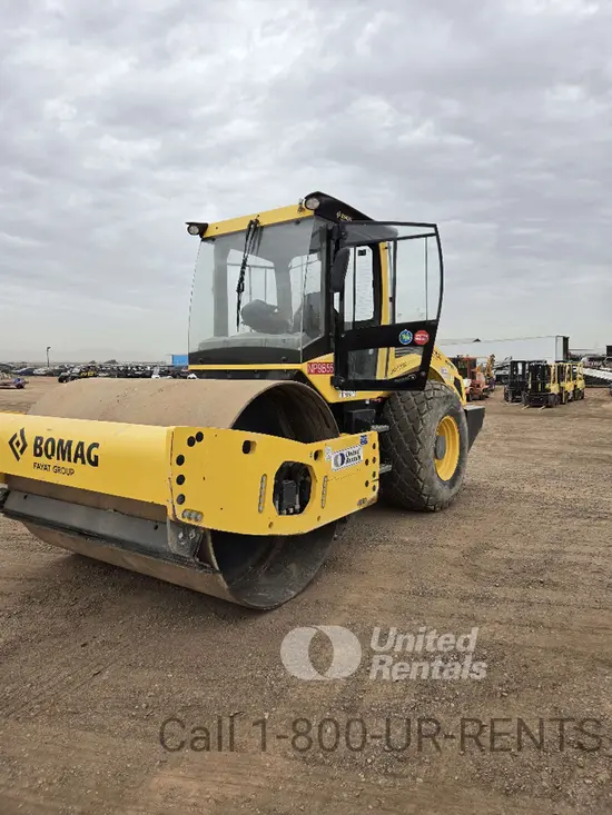 2021 BOMAG BW211D-5 Single Drum Roller