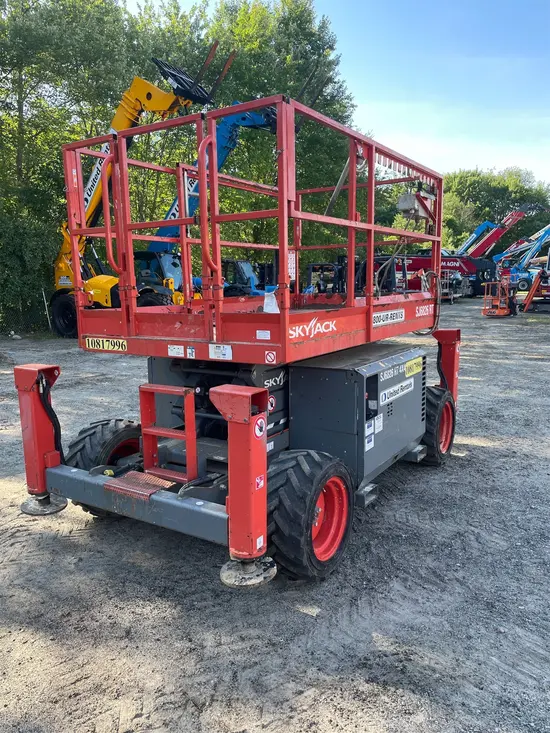 2018 Skyjack SJ6826RT Rough Terrain Scissor Lift