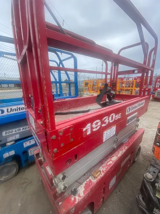 2017 MEC 1930SE Scissor Lift