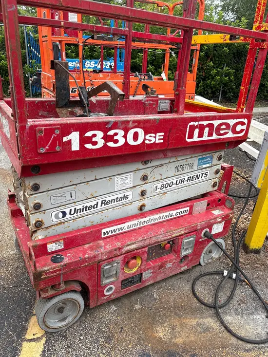 2017 MEC 1330SE Scissor Lift