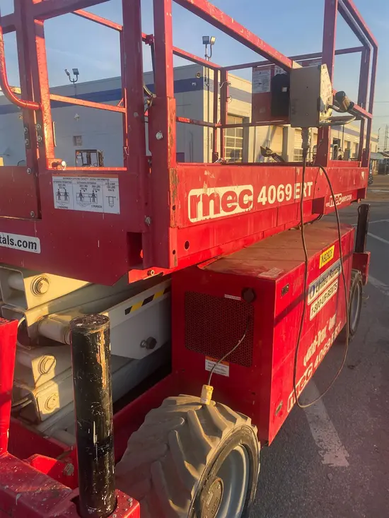 2016 MEC 4069ERT Scissor Lift