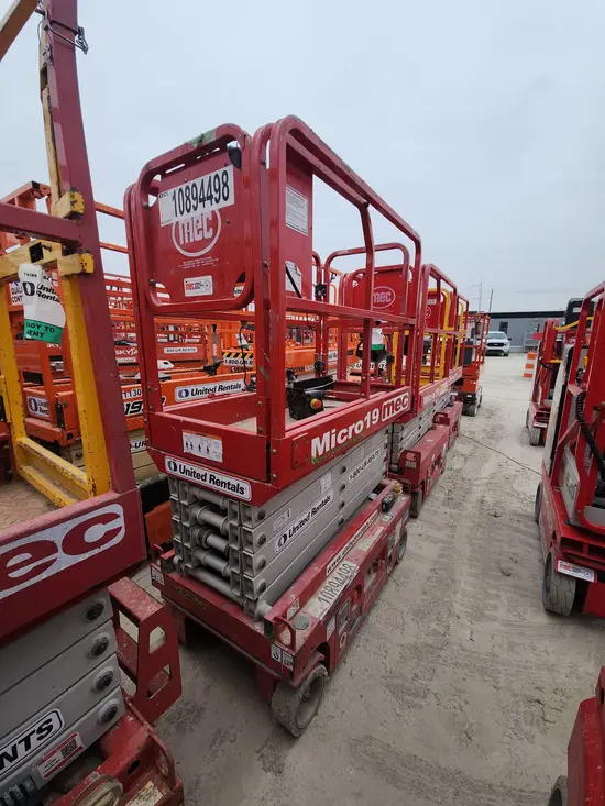 2019 MEC MICRO 19 Scissor Lift