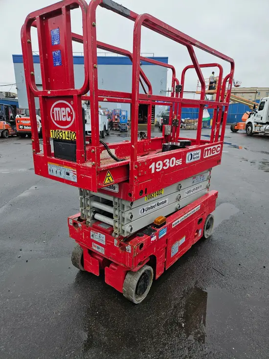 2018 MEC 1930SE Scissor Lift