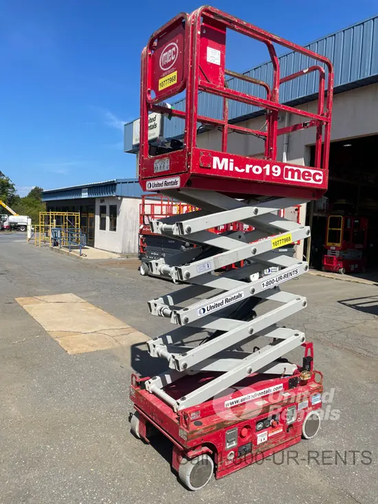 2018 MEC MICRO 19 Scissor Lift