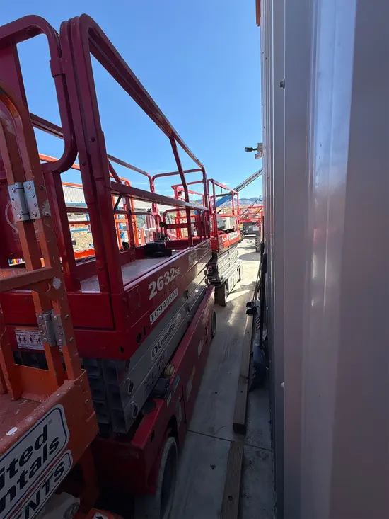 2019 MEC 2632SE Scissor Lift