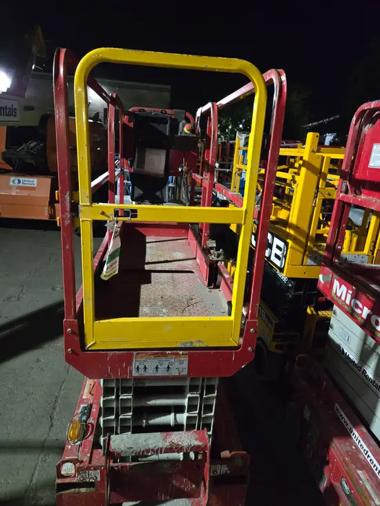 2019 MEC MICRO 19 Scissor Lift