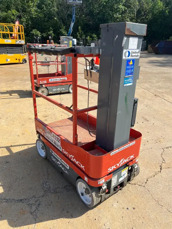 2017 Skyjack SJ12 Self-Propelled One-Person Lift