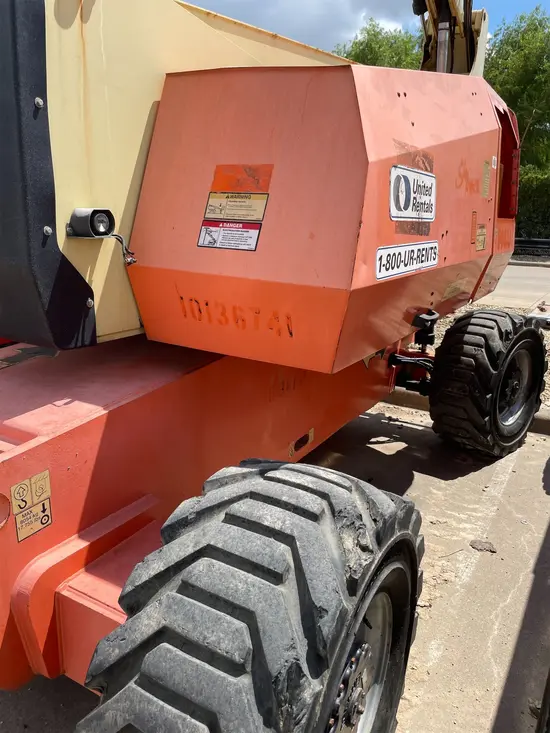 2013 JLG 800AJ Articulating Boom Lift