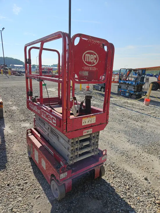 2017 MEC 1330SE Scissor Lift