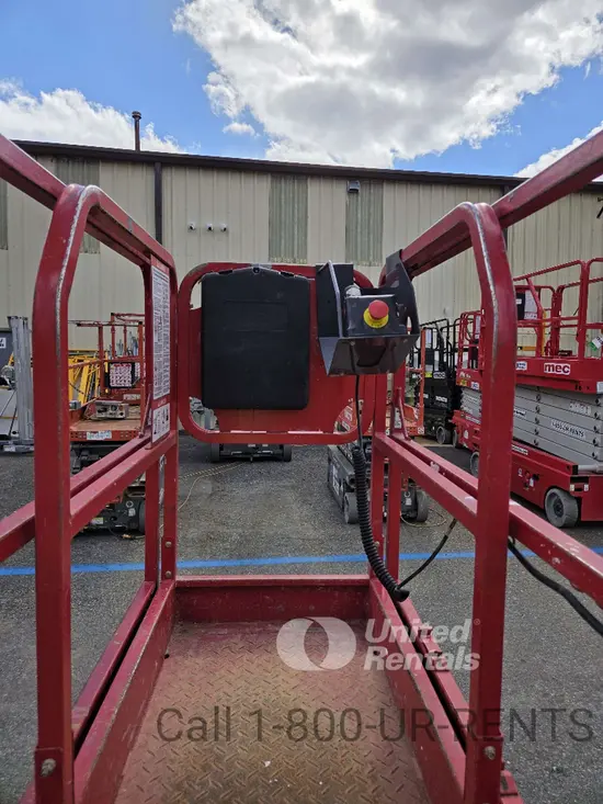 2018 MEC MICRO 19 Scissor Lift