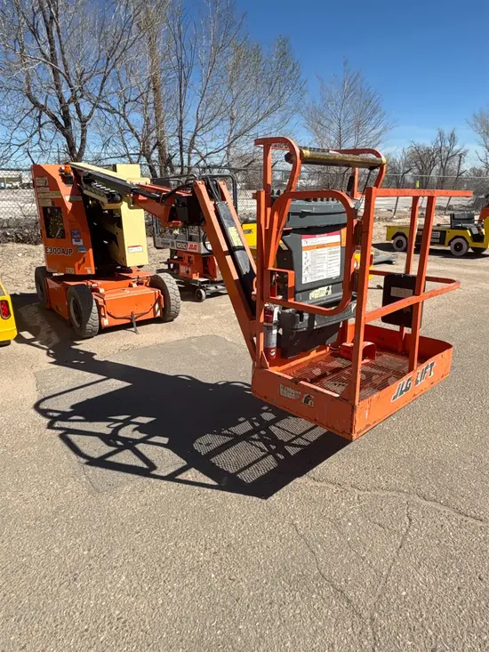 2018 JLG E300AJP Articulating Boom Lift