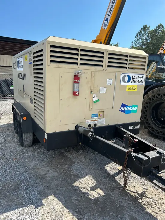 2019 Doosan XP825/HP750WCU Air Compressor