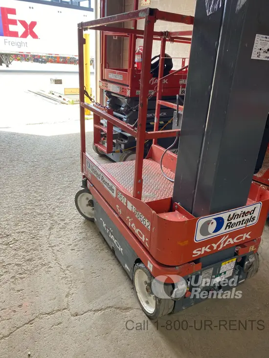 2017 Skyjack SJ16 Self-Propelled One-Person Lift