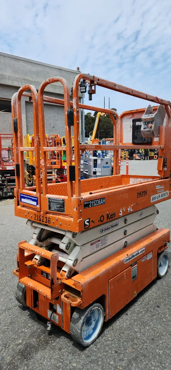 2018 Snorkel S3219E Scissor Lift