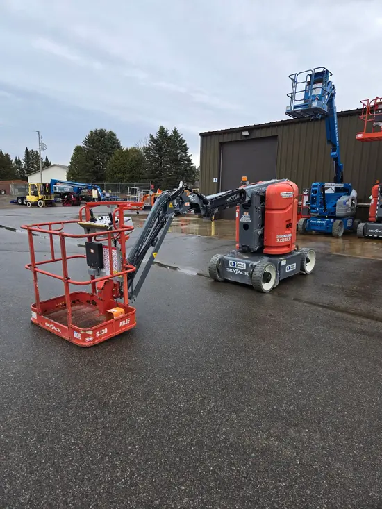 2018 Skyjack SJ30ARJE Articulating Boom Lift
