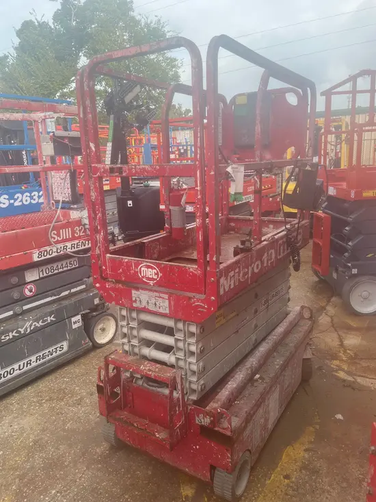 2018 MEC MICRO 19 Scissor Lift