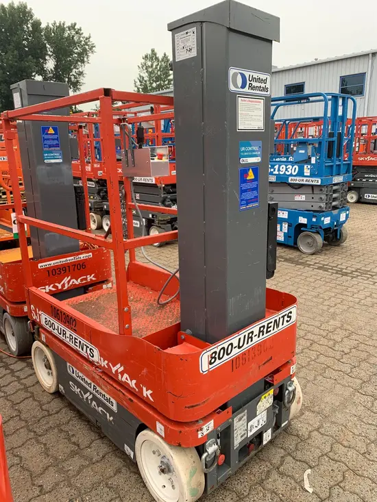 2017 Skyjack SJ12 Self-Propelled One-Person Lift