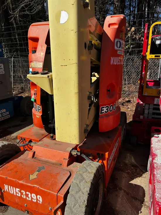2012 JLG E300AJP Articulating Boom Lift