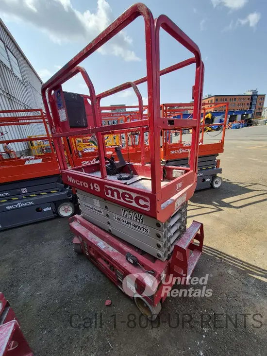 2018 MEC MICRO 19 Scissor Lift