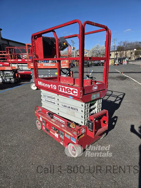 2018 MEC MICRO 19 Scissor Lift