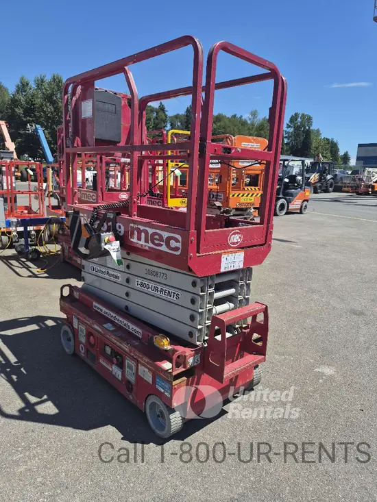 2018 MEC MICRO 19 Scissor Lift