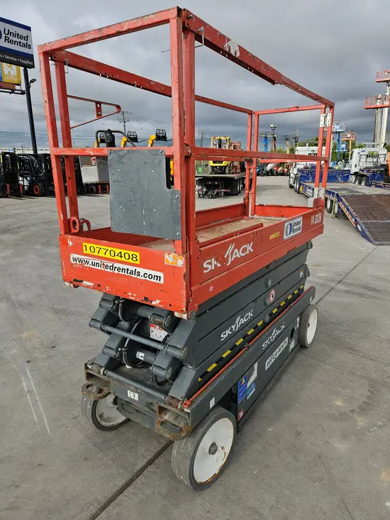 2018 Skyjack SJIII3226 Scissor Lift