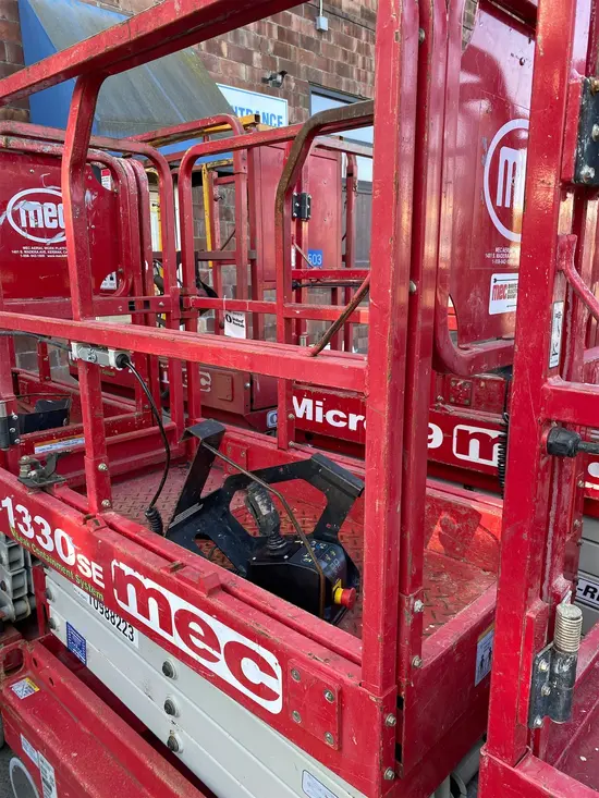 2019 MEC 1330SE Scissor Lift