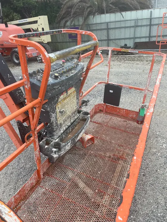 2016 JLG 800AJ Articulating Boom Lift