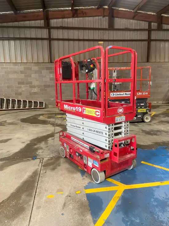 2019 MEC MICRO 19 Scissor Lift