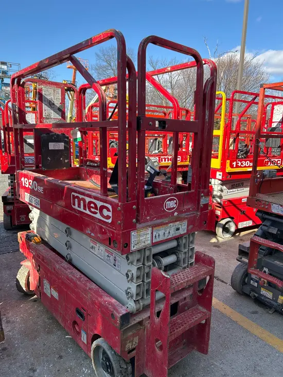 2018 MEC 1930SE Scissor Lift