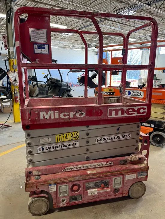 2018 MEC MICRO 19 Scissor Lift