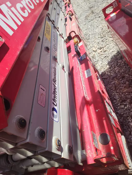 2018 MEC MICRO 19 Scissor Lift