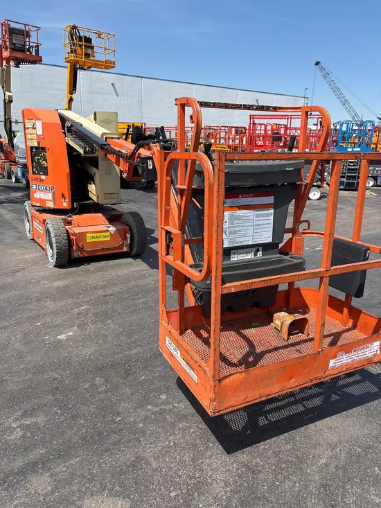 2016 JLG E300AJP Articulating Boom Lift
