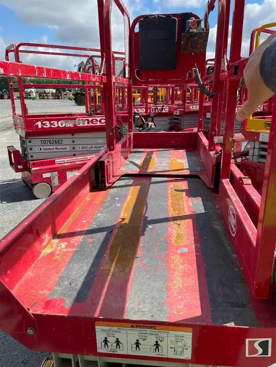 2017 MEC 1330SE Scissor Lift