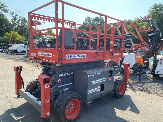 2018 Skyjack SJ6832RT Rough Terrain Scissor Lift
