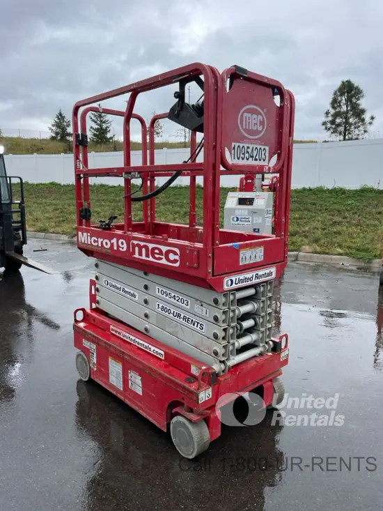 2019 MEC MICRO 19 Scissor Lift