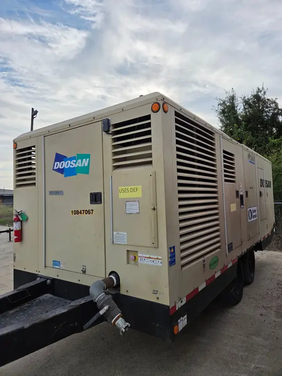 2018 Doosan HP1600WCU-T4F Air Compressor