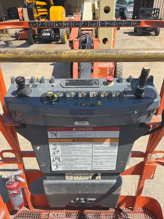 2017 JLG E400AJPN Articulating Boom Lift
