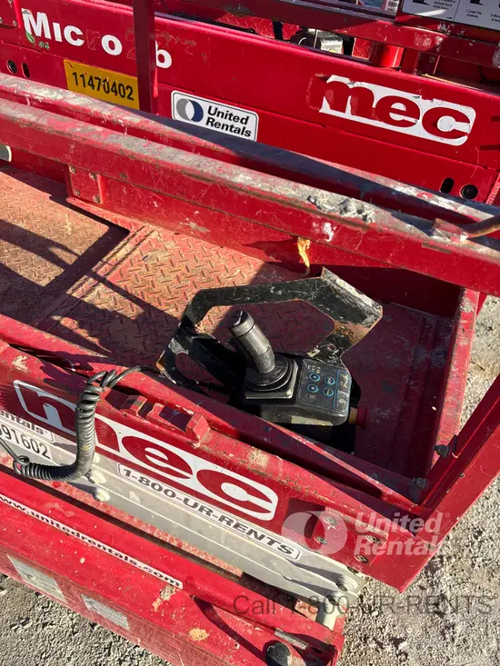 2019 MEC MICRO 19 Scissor Lift