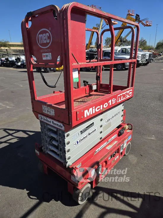 2019 MEC MICRO 19 Scissor Lift