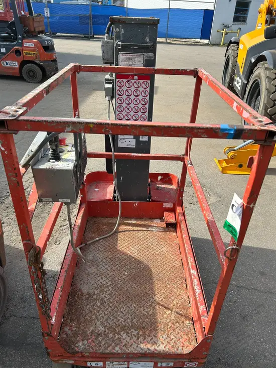 2017 Skyjack SJ12 Self-Propelled One-Person Lift