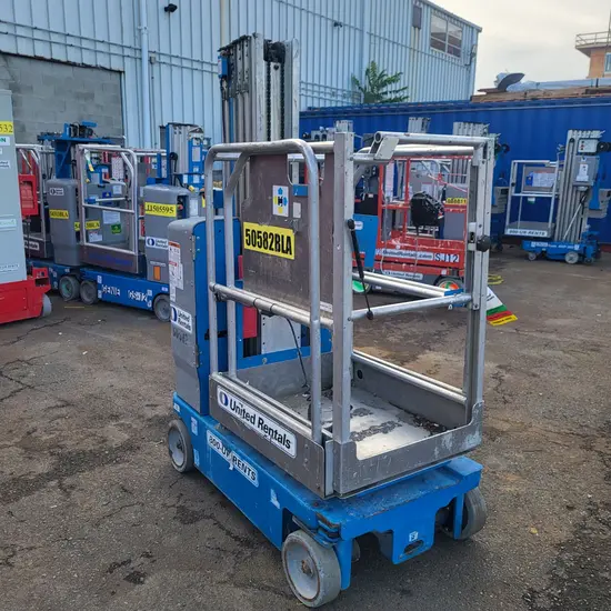 2017 Genie GR-20 Self-Propelled One-Person Lift