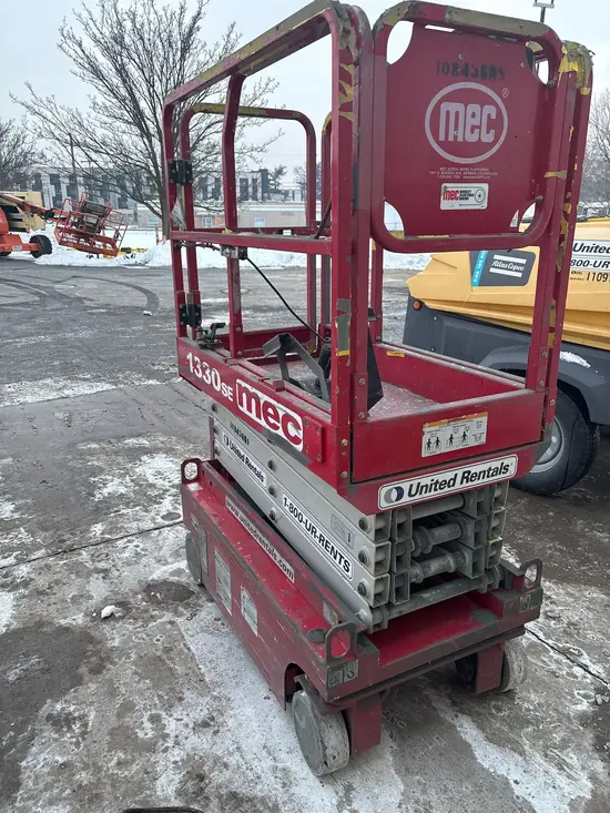 2018 MEC 1330SE Scissor Lift