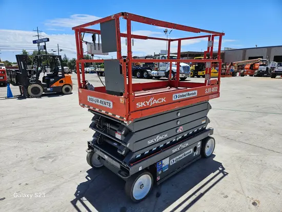 2018 Skyjack SJIII4632 Scissor Lift